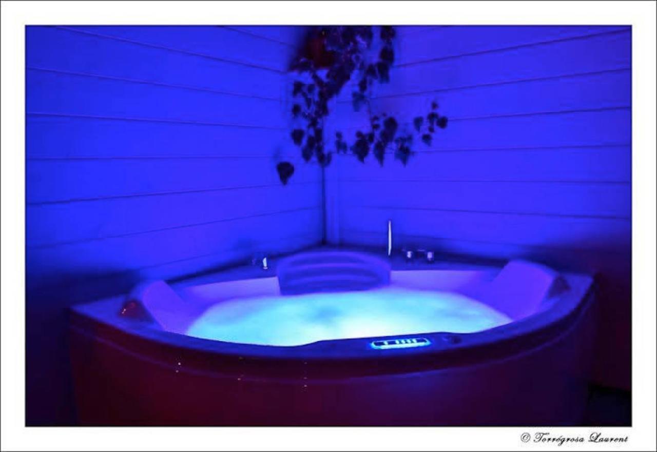 Bulle D'R Hotel Dournazac Bagian luar foto